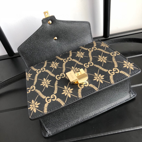 グッチバッグ角部分ディテール